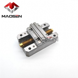 Self-Centering Vise